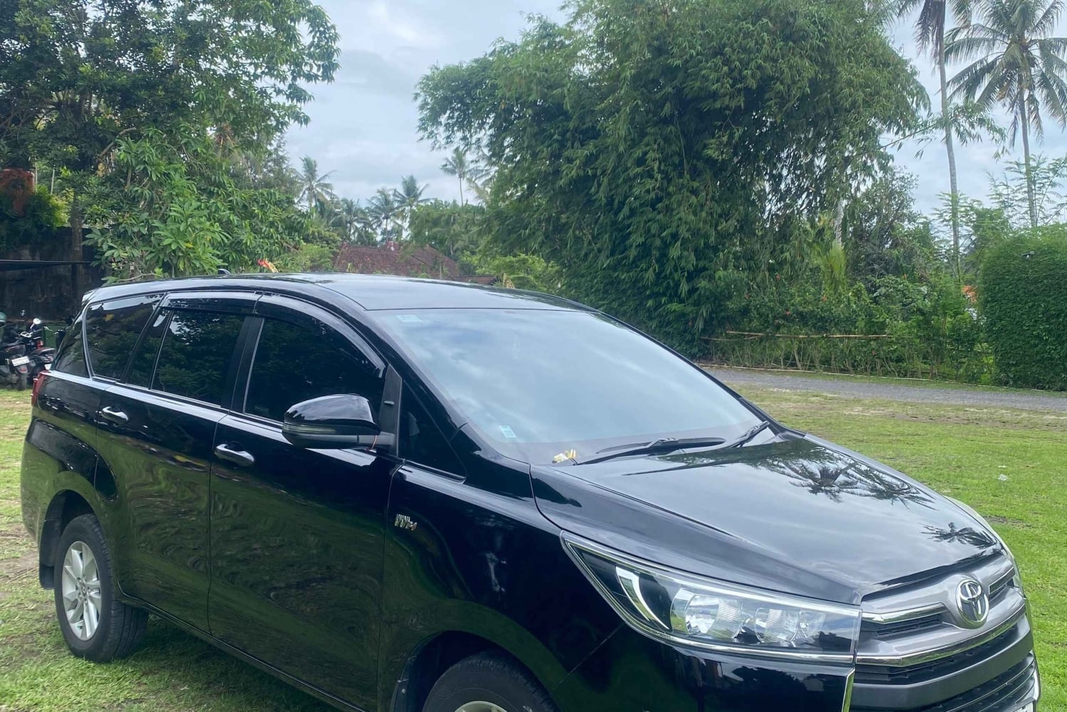 Встреча в аэропорту Бали Денпасар: трансфер в отель в Убуде