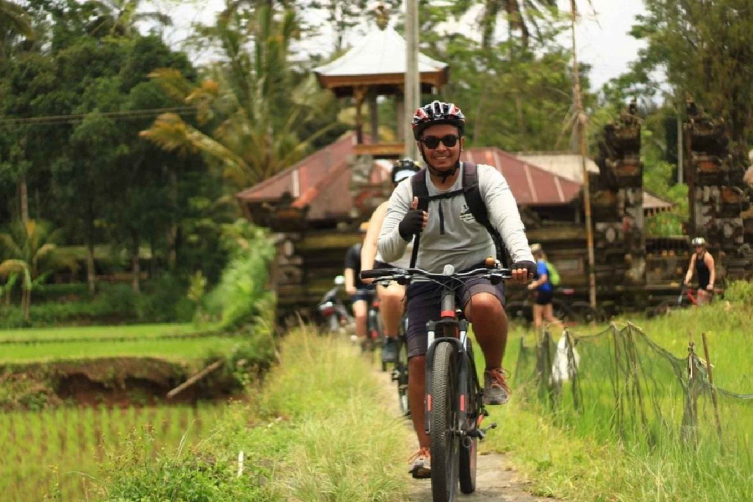Ubud : Randonnée cycliste en descente dans la jungle et les rizières avec repas