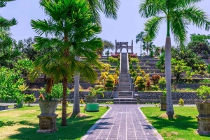 Bali: East Bali Tour with Lempuyang Temple & Virgin Beach