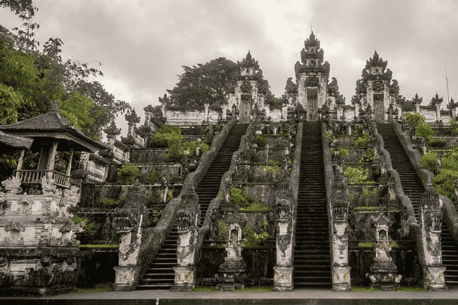 Бали: экскурсия по водным дворцам и храмам восточной части острова