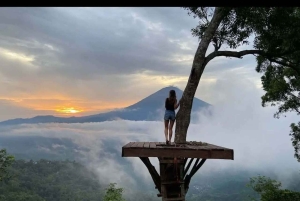 Bali: East Ubud Motorbike Tour with Driver & Pickup