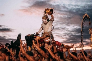Bali : Exotic Uluwatu Sunset Tour with Kecak Fire Dance