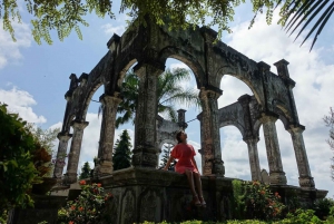 Utforska Bali: Skräddarsydda äventyr med privat chaufför
