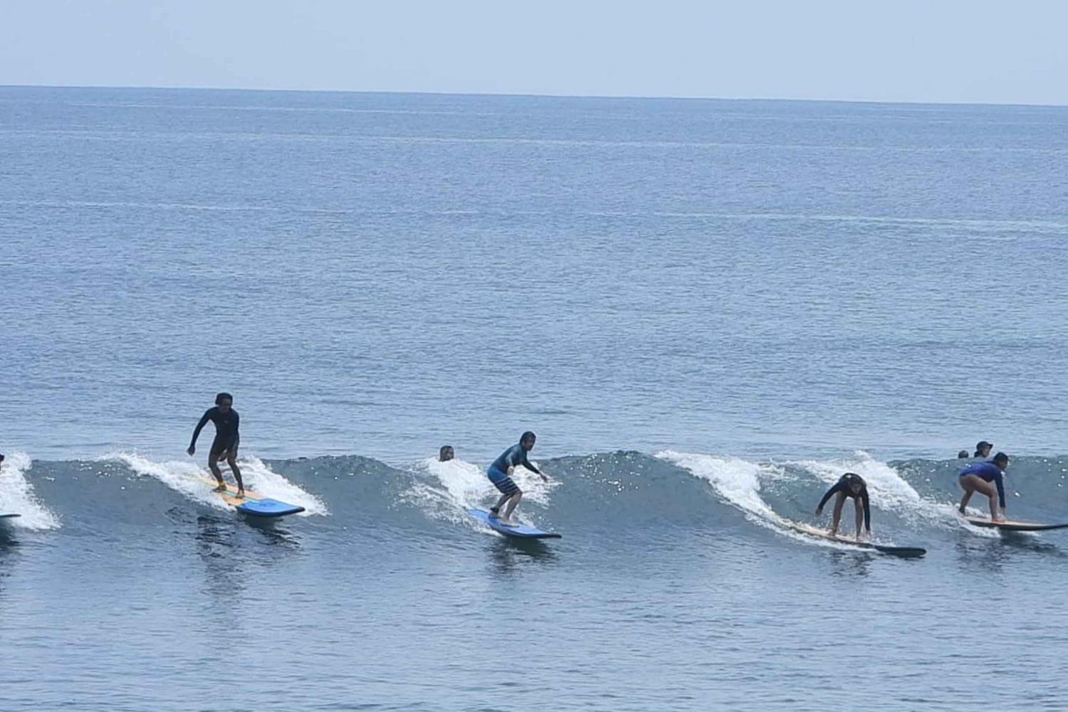 Bali: Gruppesurfing for nybegynnere med videoanalyse