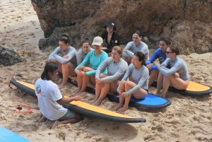 Bali: Gruppesurfing for nybegynnere med videoanalyse