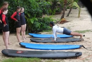 Bali: Gruppesurfing for nybegynnere med videoanalyse