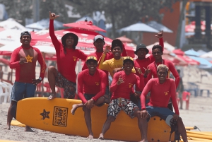 Bali; Groepsles surfen voor beginners (niet-zwemmersvriendelijk)