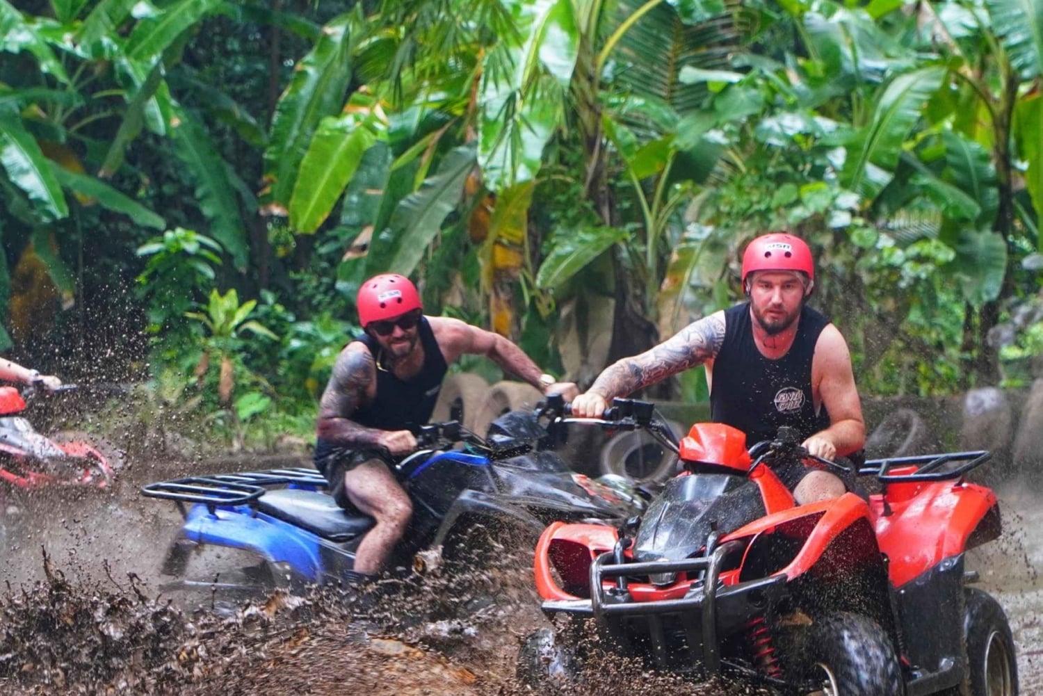 Bali: Passeio guiado de ATV pela selva e pela Gruta de Barong