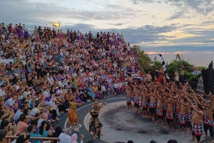 Bali: Puesta de Sol en Uluwatu de Medio Día con Danza Kecak y Cena