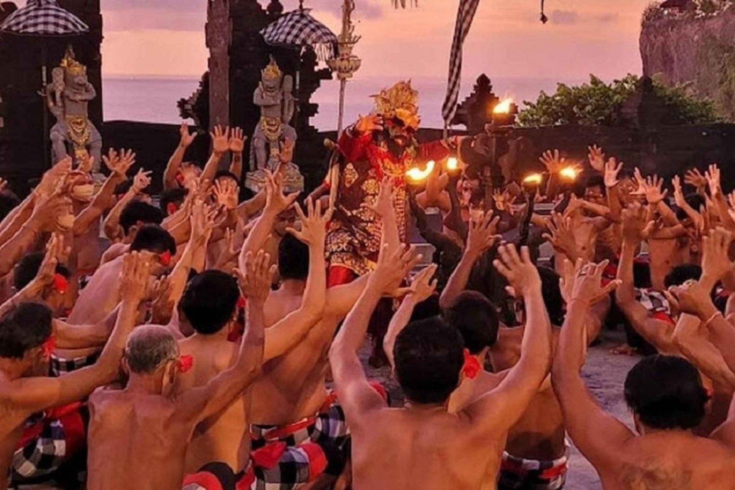 Bali: Halvdagstur til Uluwatu-templet og Kecak Fire Dance Show