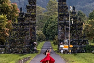 Bali: Handara Gate, Ulun Danu Beratan & Secret Garden Tour