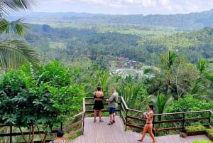 Bali: Gemme nascoste di Bali Est. Spiagge e cascate esotiche.