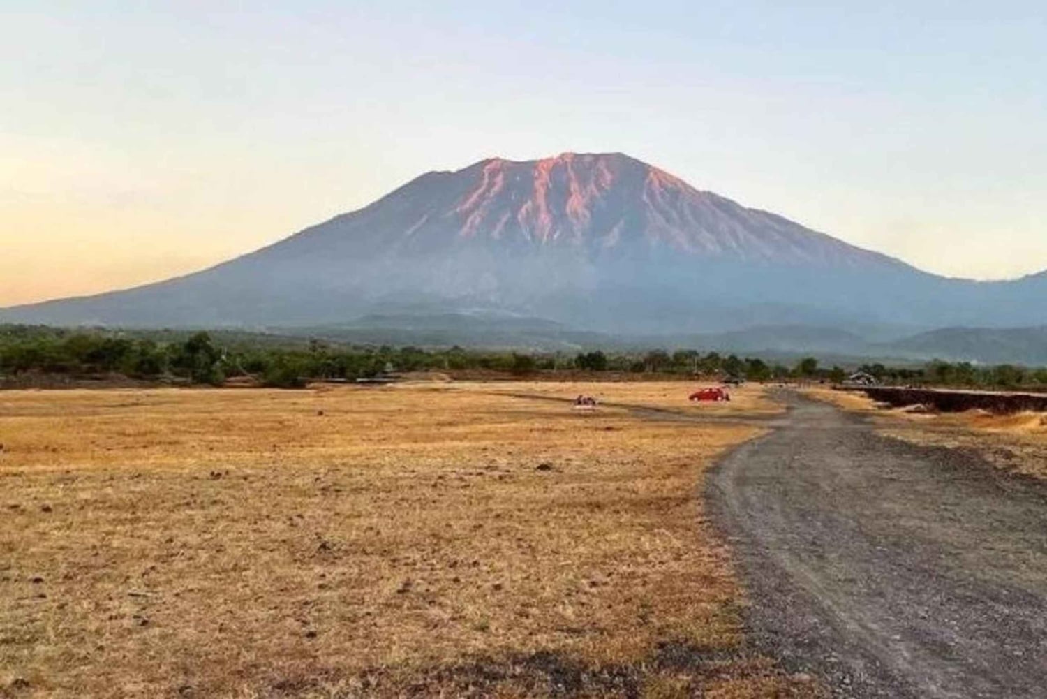 Bali: Auringonnousu- tai auringonlaskukierros Savana Tianyarilla