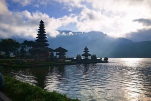 Bali: Lej privat bil med engelsktalende chauffør