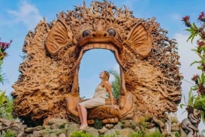 Bali: Historiske vægmalerier, eventyrhave og flagermushule-tempel