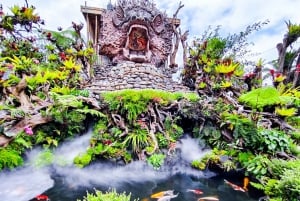 Bali: Historiske vægmalerier, eventyrhave og flagermushule-tempel