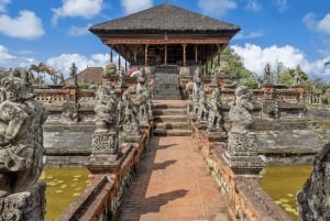 Bali: murais históricos, jardim das fadas e visita ao templo da gruta dos morcegos