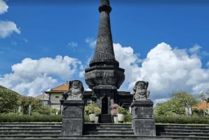 Bali: murais históricos, jardim das fadas e visita ao templo da gruta dos morcegos