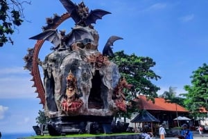 Bali: murais históricos, jardim das fadas e visita ao templo da gruta dos morcegos