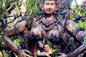Bali: murais históricos, jardim das fadas e visita ao templo da gruta dos morcegos