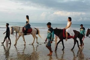 Bali: Experiência de passeio a cavalo na praia de Jimbaran