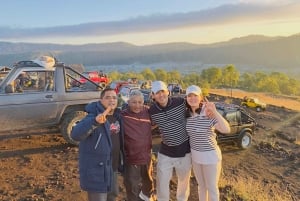 Mount Batur jeep-tur i soluppgången, svart lava, dolt vattenfall i Ubud
