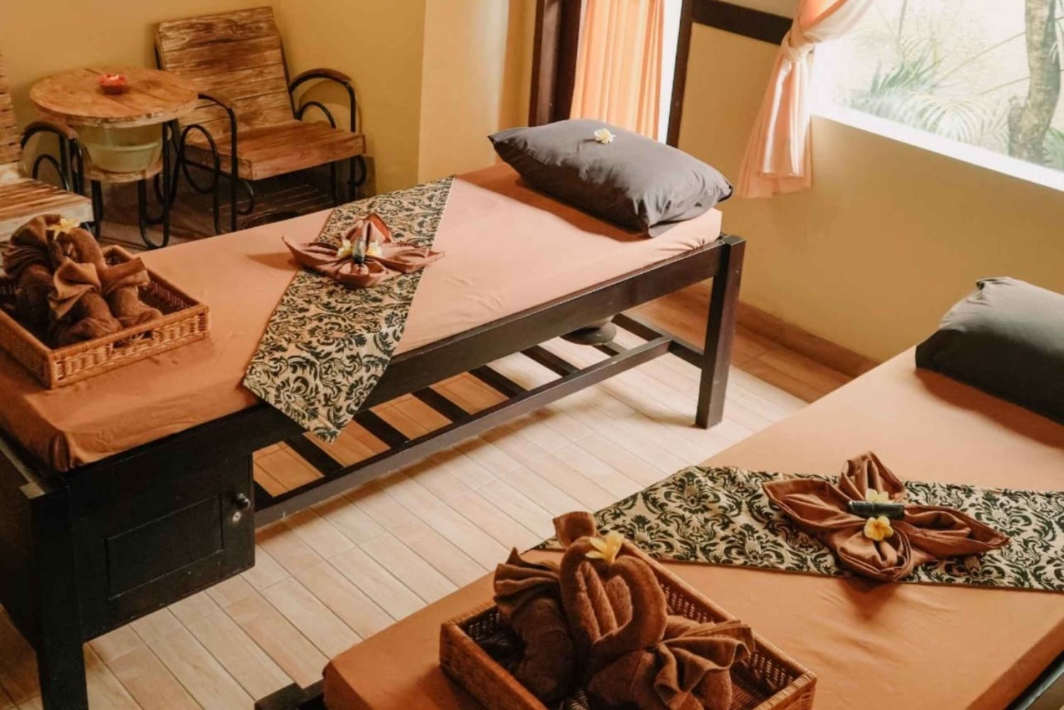 Bali: Jimbaran Bay Romantic Spa and Seafood Sunset Dinner