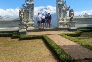Bali: Karangasem Cultural & Scenic Tour with Temple Visit