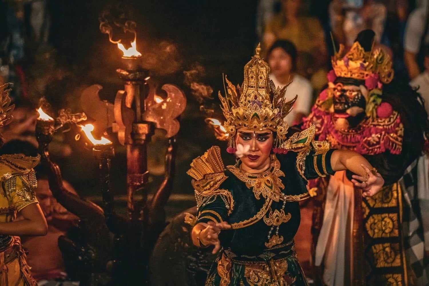Bali: Kecak Fire Dance Entry Ticket and Uluwatu Temple