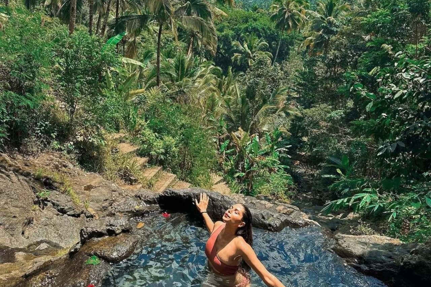 バリ島：運転手付きバイクで行くランプヤン寺院ツアー