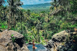 バリ島：運転手付きバイクで行くランプヤン寺院ツアー