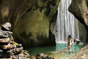 Bali : Visite du temple de Lempuyang, du palais de l'eau et des chutes d'eau.