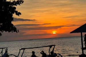 Bali: Passeio ao pôr do sol em Lovina com experiência de snorkeling