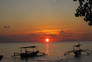 Bali: Lovina Sunset Tour with Snorkeling Experience