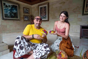 Bali: Lage Canang Sari Lage offergave til ritual Bali