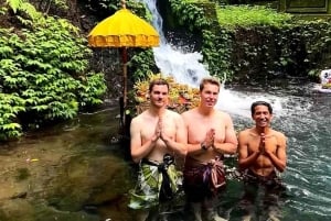 Bali: Melukat-Ritual und Foodtour auf dem Nachtmarkt