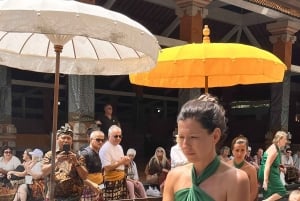 Bali: Melukat-Ritual und Foodtour auf dem Nachtmarkt