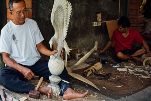 バリ島：モンキーリバー、トゥグヌンガンの滝、マス村ツアー