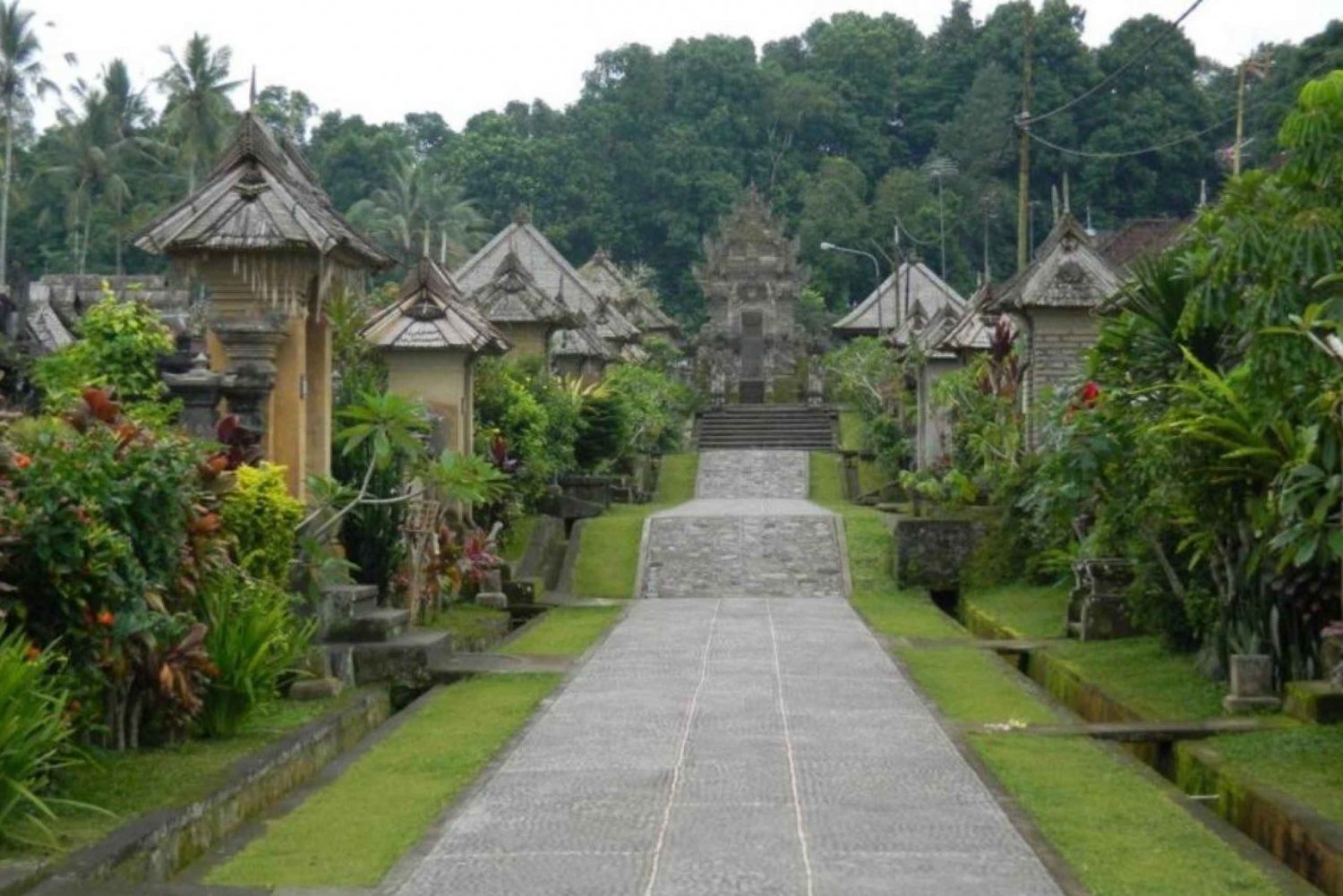 Bali : Mother Temple, Penglipuran Village & Best Waterfall