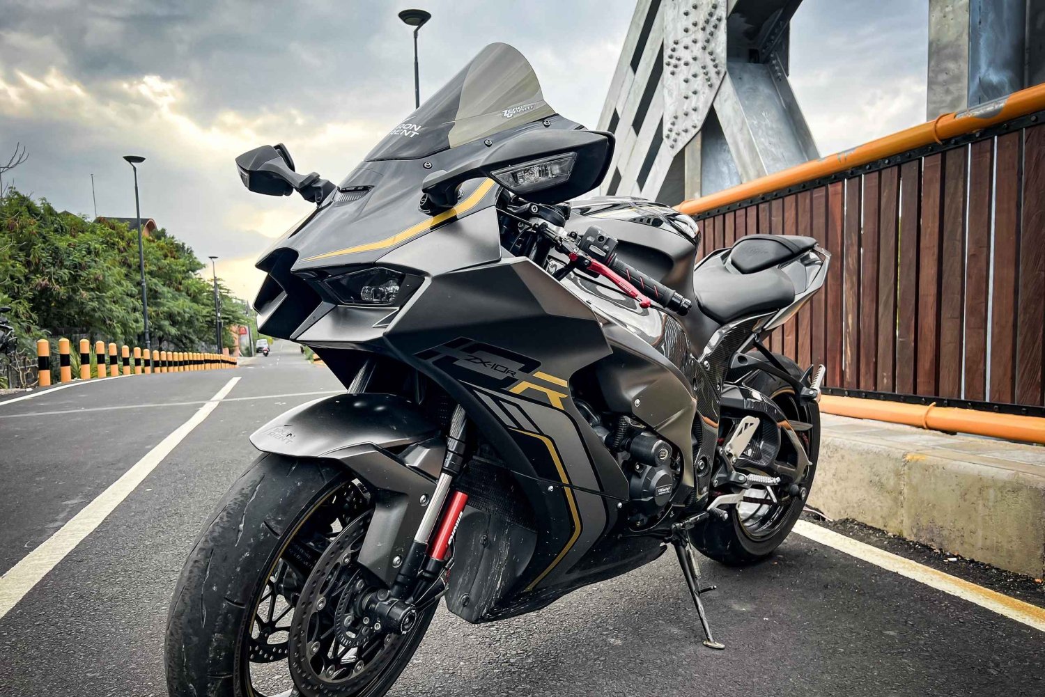 BALI: Motorcycle Photo Tour to Black Beach