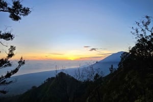 Bali: Mount Abang Guided Hike with Hotel Pickup
