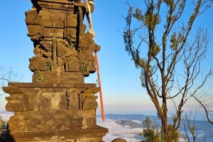 Bali: Mount Abang Guided Hike with Hotel Pickup