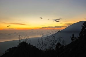 Bali: Mount Abang Guided Hike with Hotel Pickup