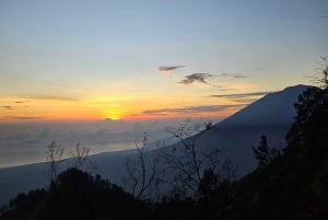 Bali: Mount Abang Guided Hike with Hotel Pickup