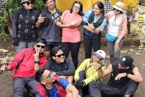 Bali: Mount Adeng Guided Hike with Temple Visit