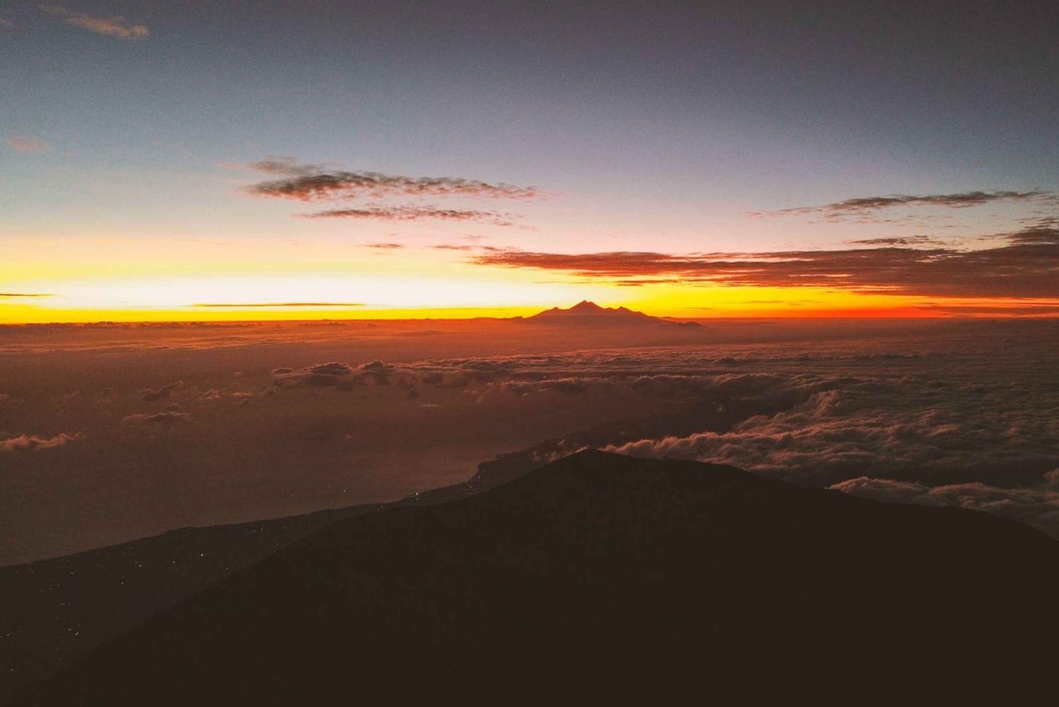 Bali: Mount Agung Summit Trek 3142 M via Edelweiss Trail