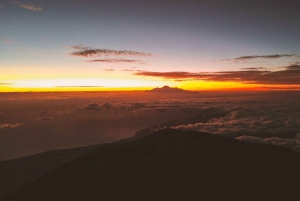Bali: Mount Agung Summit Trek 3142 M via Edelweiss Trail