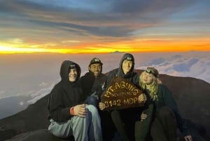 Bali: Mount Agung Summit Trek 3142 M via Edelweiss Trail