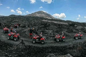 Bali: Baturin vuoren ATV Quad Bike -seikkailu oppaan kanssa.