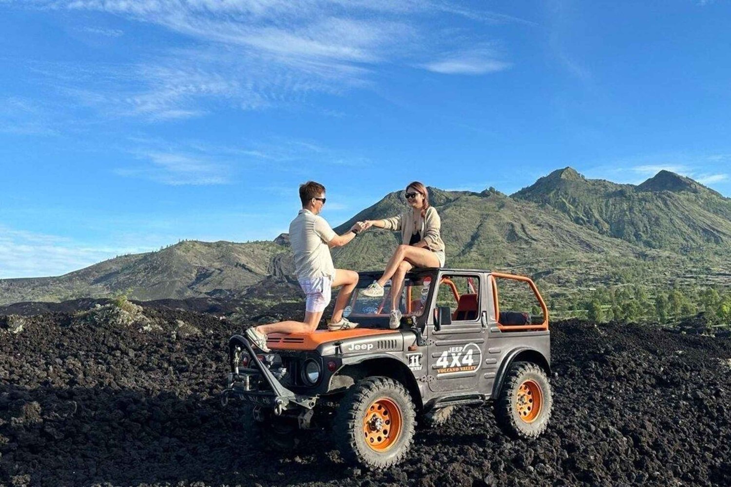 Bali: tour in jeep di un giorno sul Monte Batur e piscina a sfioro Cretya